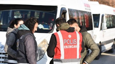 Erzincan’da öğrencilerin güvenli bir ortamda eğitimlerini sürdürebilmeleri amacıyla okul çevrelerinde