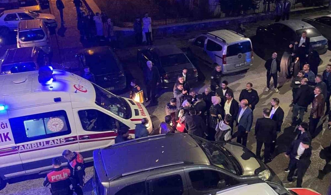 Erzurum’da bir düğün salonunda çıkan bıçaklı kavgada 3 kişi yaralandı.