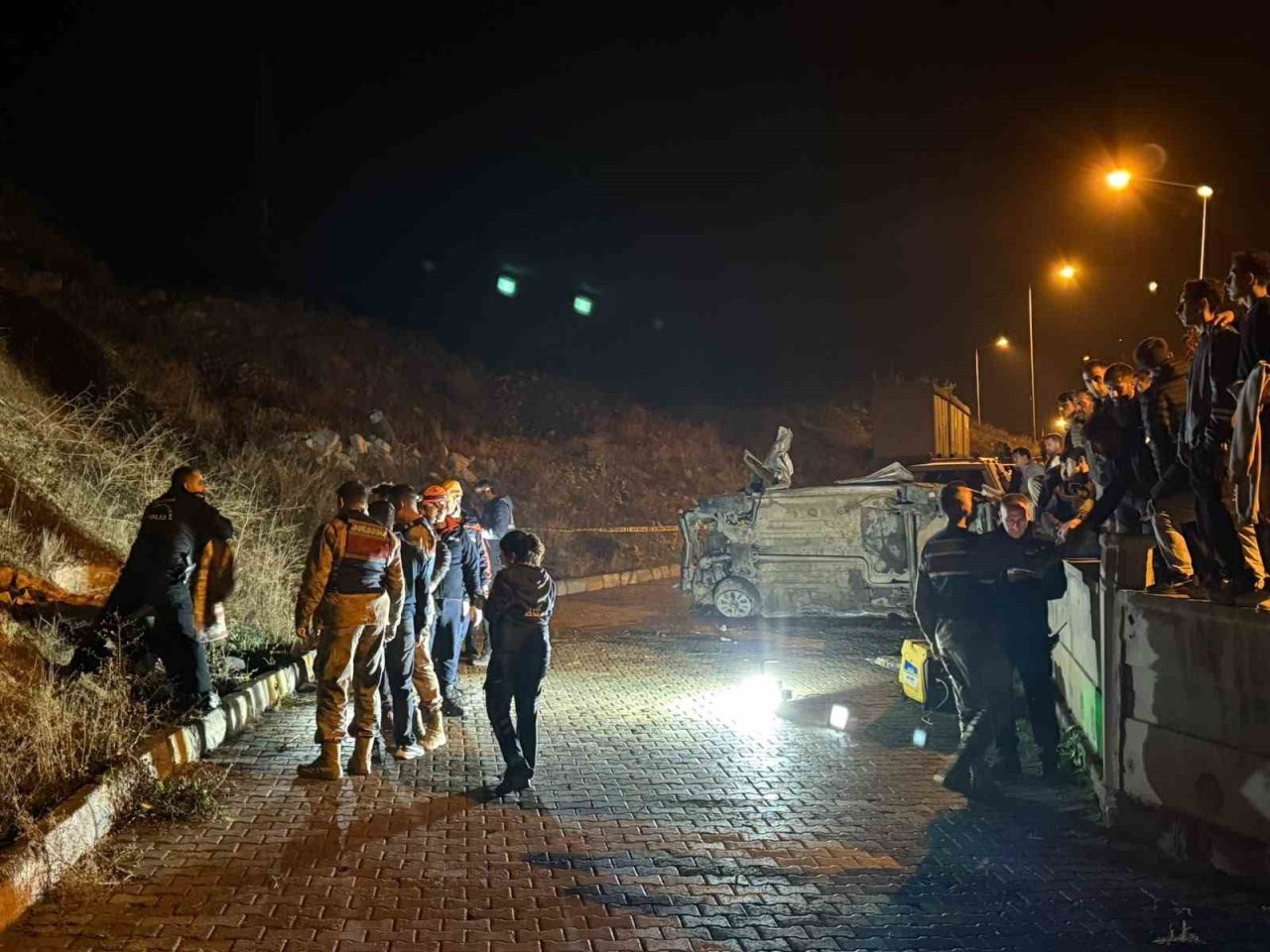 Erzurum’un Oltu ilçesinde kontrolden çıkan otomobilin şarampole yuvarlandığı kazada 1