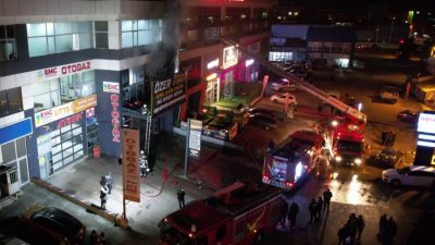 Erzurum’da bir sanayi sitesindeki iş yerinde çıkan yangın paniğe yol