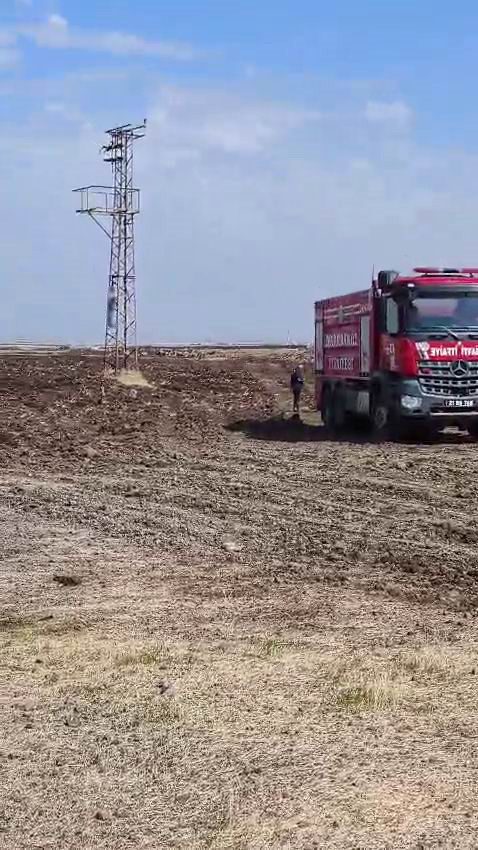 Diyarbakır’ın Kayapınar ilçesinde bir kişi, iddiaya göre eşiyle tartışmasının ardından