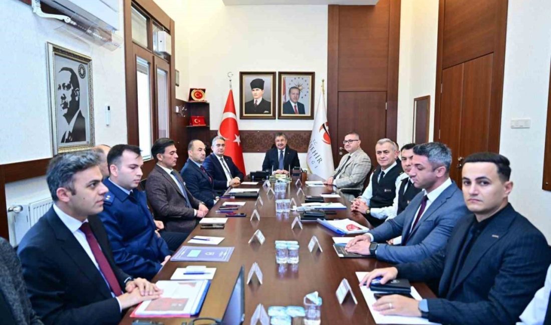 Eskişehir Valisi Dr. Erdinç Yılmaz başkanlığında kent genelindeki güvenlik, asayiş