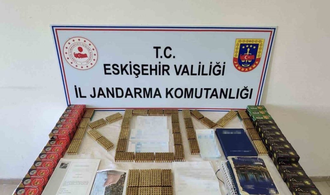 Eskişehir’de İl Jandarma Komutanlığı ekiplerince düzenlenen operasyonda tefecilik yaptığı belirlenen