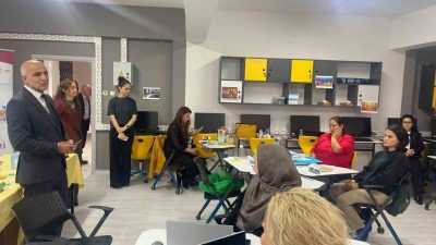 Eskişehir’de Scientix Türkiye ekibi tarafından gerçekleştirilen ziyarette, yenilikçi sınıfların sunduğu