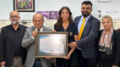 Edremit Ticaret Odası Başkanı Ahmet Çetin, ETOLAB Duyusal Analiz Laboratuvarı’nın