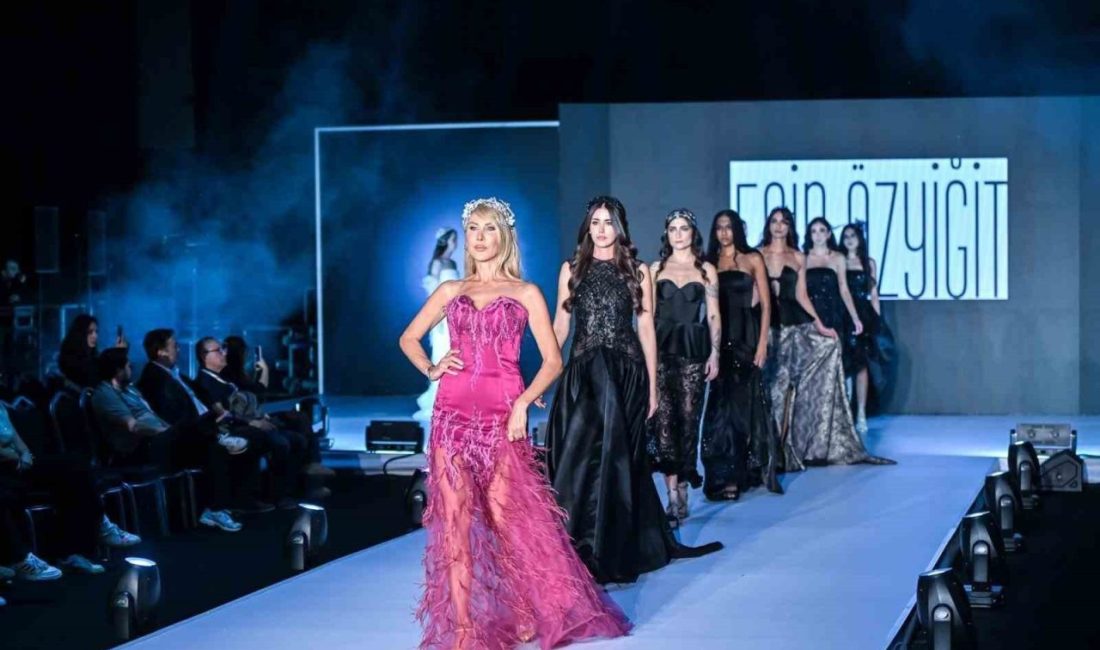 İzmir Büyükşehir Belediyesi ev sahipliğinde, İZFAŞ tarafından düzenlenen Fashion Prime-9.