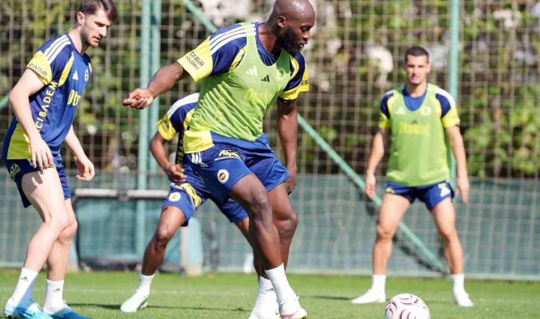 Fenerbahçe, Trendyol Süper Lig 9. hafta maçında deplasmanda Galatasaray ile