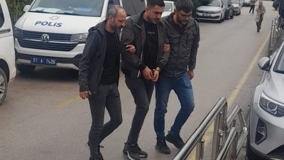 Adana’da ‘Bayğaralar’ suç örgütü dosyasınca aranan bir şüpheli polis ve
