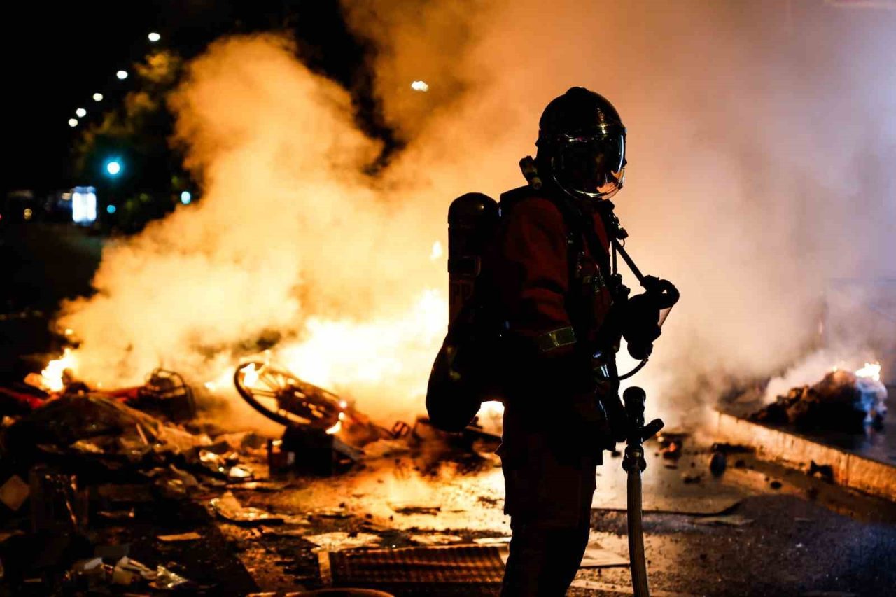 Fransa’da yağma ve şiddet olaylarının ardından kuzeydeki Lille şehri ile