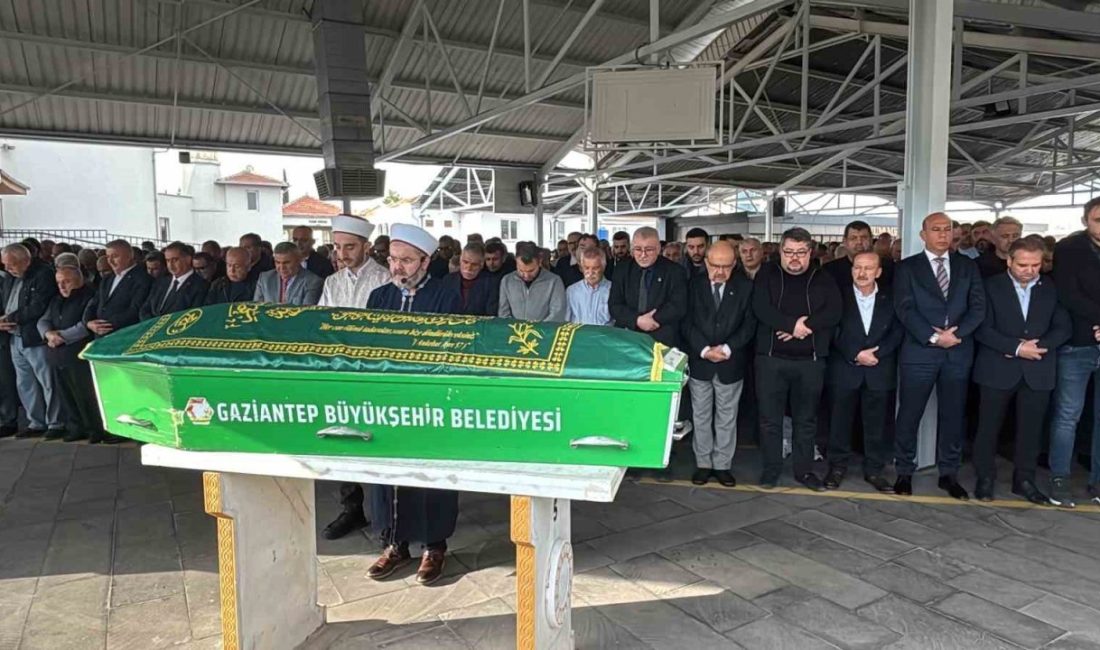 Gaziantep’te geçirdiği rahatsızlık nedeniyle hayatını kaybeden spor gazetecisi Kenan Yücel,