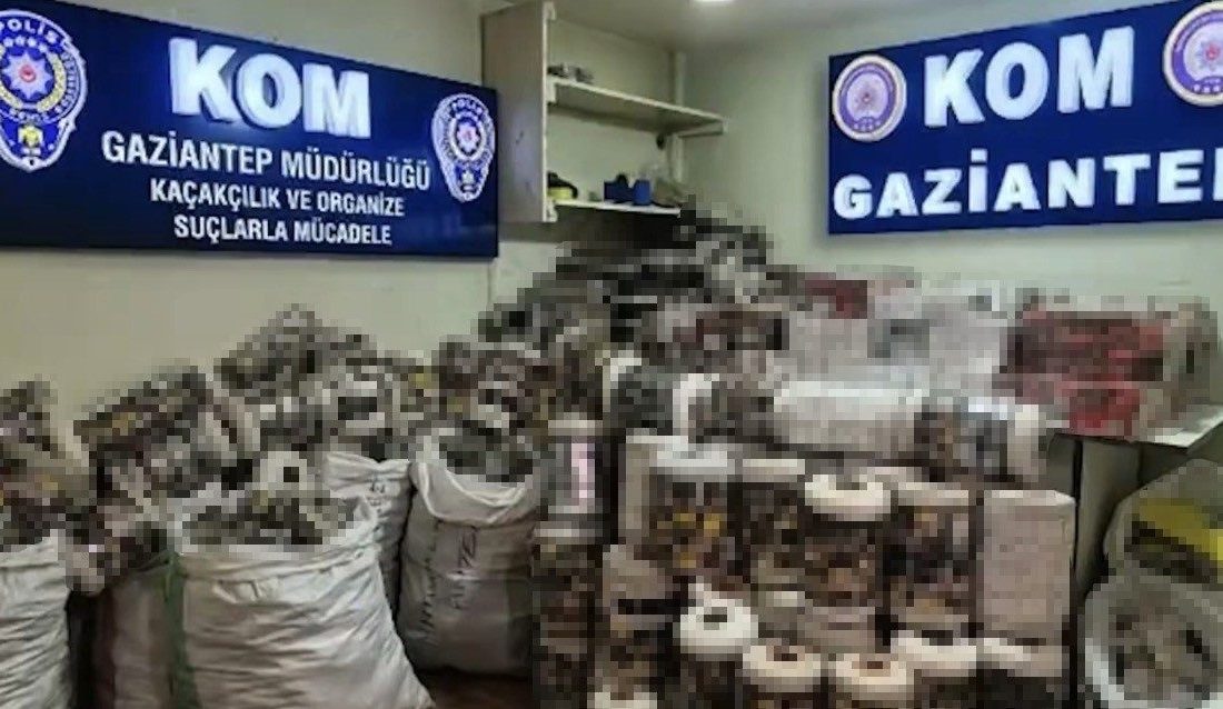 Gaziantep’te polis ekiplerince bir depoya yapılan operasyonda 14 bin paket