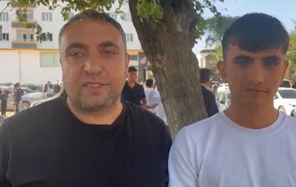 Gaziantep’te yaşayan baba-oğul, Kamu Personel Seçme Sınavı (KPSS) Ortaöğretim oturumuna