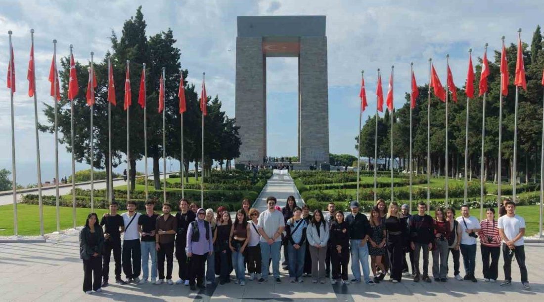 ÇOMÜ Sosyal Bilimler Meslek Yüksekokulu Fotoğrafçılık ve Kameramanlık Programı öğrencileri,
