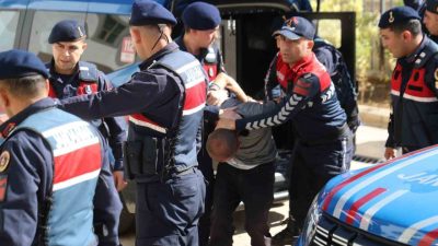Adana’nın Kozan ilçesinde 22 yaşındaki genç kızı piknikte ailesinin yanında