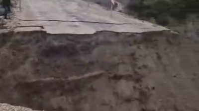 Balıkesir’in Gönen ilçesinde Fındıklı ve Canbaz mahalleleri arasındaki yol, etkili