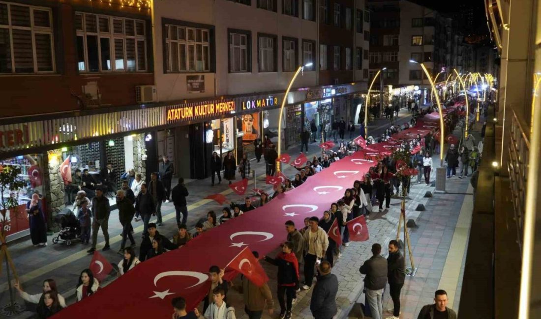 Gümüşhane’de 29 Ekim Cumhuriyet Bayramı kutlamaları kapsamında kortej yürüyüşü gerçekleştirildi.
