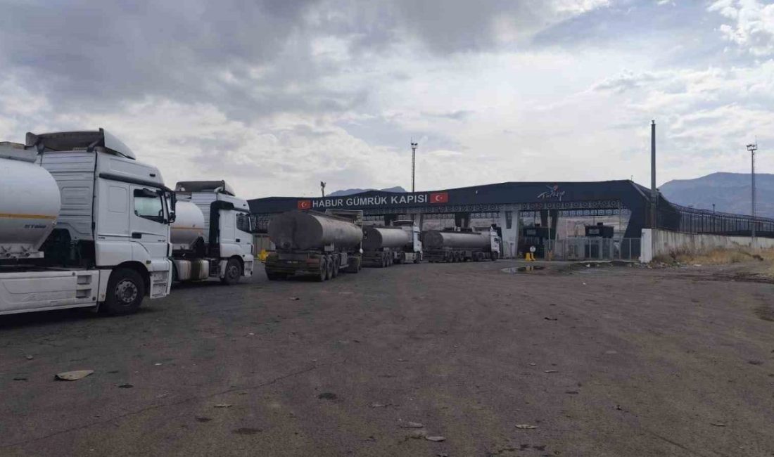 Şırnak’ın Silopi ilçesindeki Habur Sınır Kapısı’na yük ve akaryakıt taşıyan