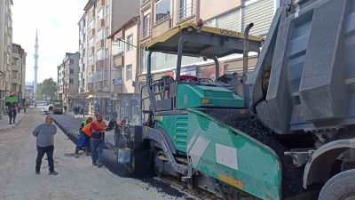 Samsun’un Havza ilçesinde, Büyükşehir Belediyesi tarafından yürütülen yol yenileme çalışmaları