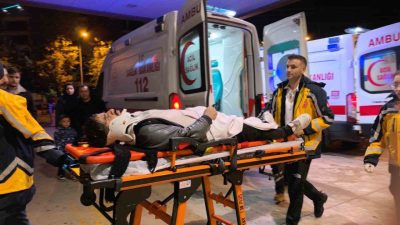 Bursa’nın İnegöl ilçesinde otomobil ile motosikletin çarpışması sonucu meydana gelen