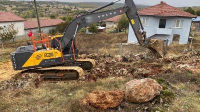 Erenköy Mahallesi’nde yeni üretilen arsaların ulaşım problemine neşter vuran İnönü