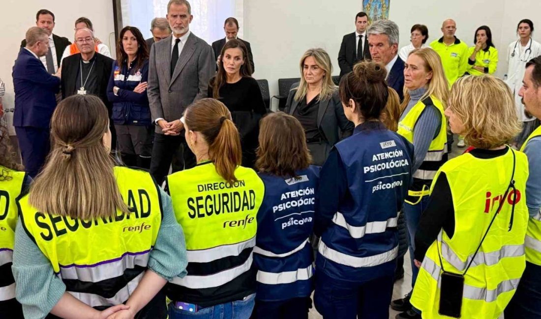 İspanyol yetkililer, Madrid-Endülüs seferini yapan iki yüksek hızlı trenin karıştığı