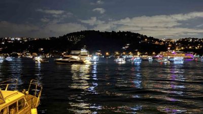 Marmara Denizi’nin incisi lüfer, İstanbul Boğazı’nda gözüktü. Marmara’daki şehirlerde lüfer