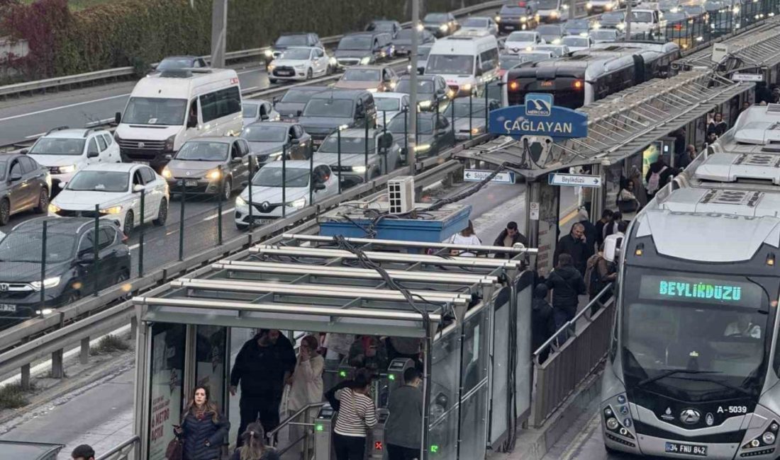 İstanbul’da Beşiktaş-Başakşehir ve Galatasaray-Fenerbahçe maçları öncesinde trafik yoğunluğu erken saatlerde