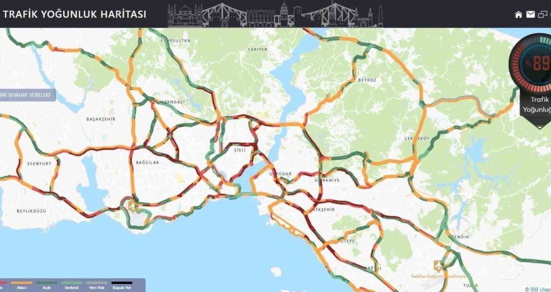 İstanbul’da sağanak yağış nedeniyle trafik durma noktasına geldi. İstanbul Büyükşehir