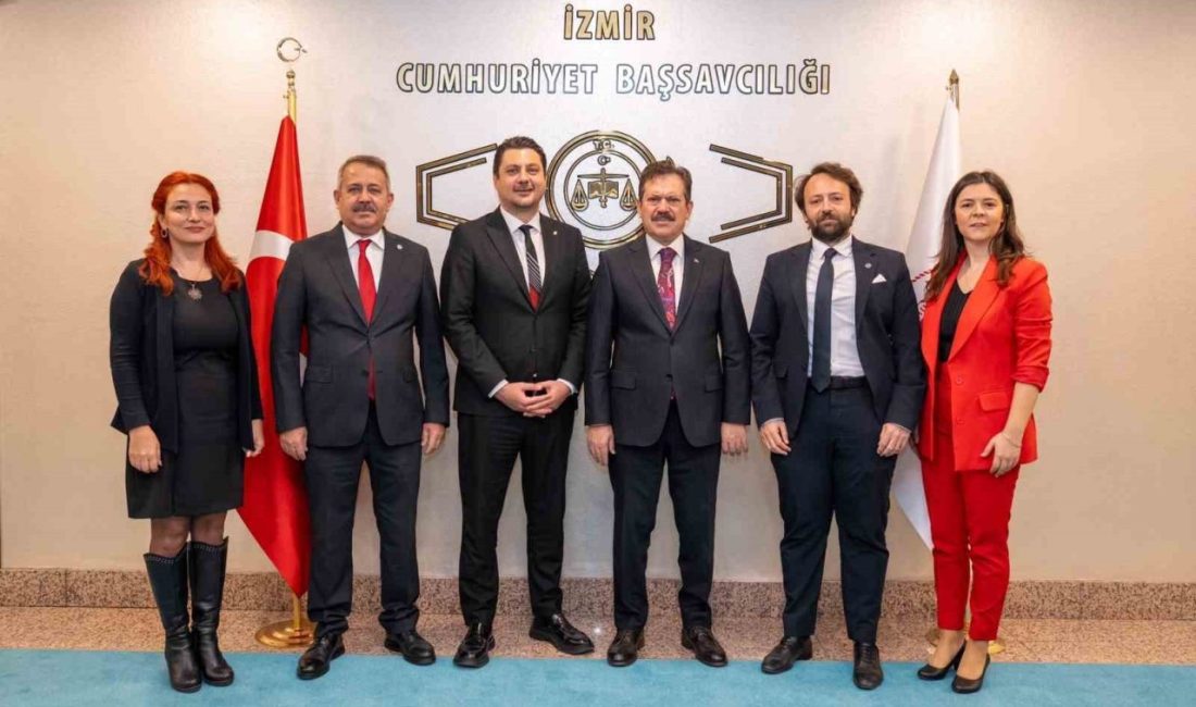 İzmir Barosu Başkanlığına seçilen Av. Serhat Sökmen ve yeni yönetim