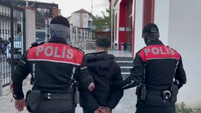 İzmir’de polis ekiplerince dün yürütülen çalışmalarında, çeşitli suçlardan haklarında kesinleşmiş