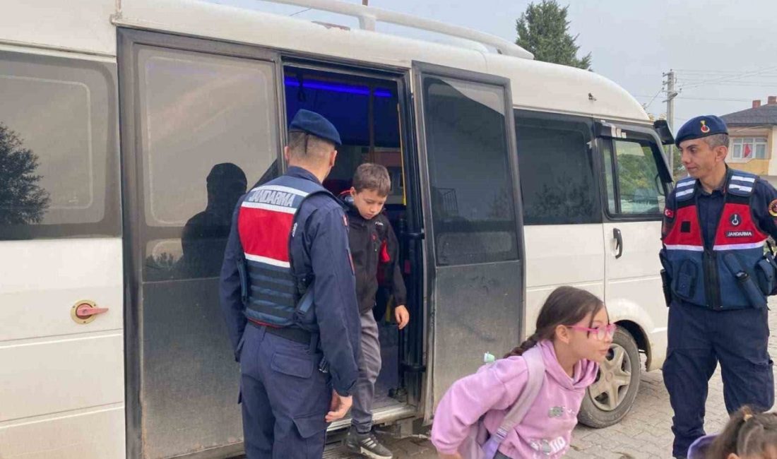 Bilecik’te jandarma okul çevrelerinde göz açtırmıyor. Bilecik İl Jandarma Komutanlığı