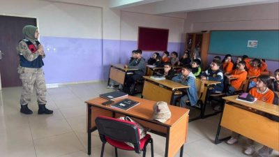 Erzincan’da jandarma ekiplerince 65 okul ve çevresi ile 128 umuma