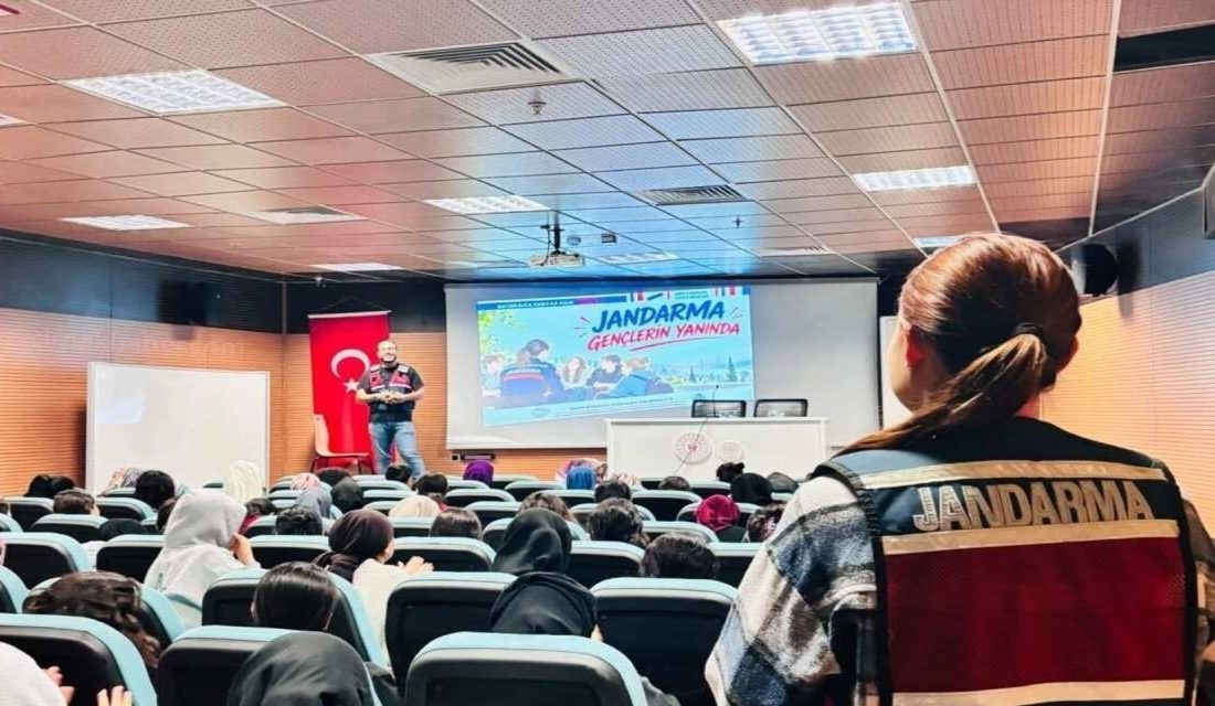 Şırnak Cezeri Kız Öğrenci Yurdunda, jandarma personeli tarafından öğrencilere yönelik