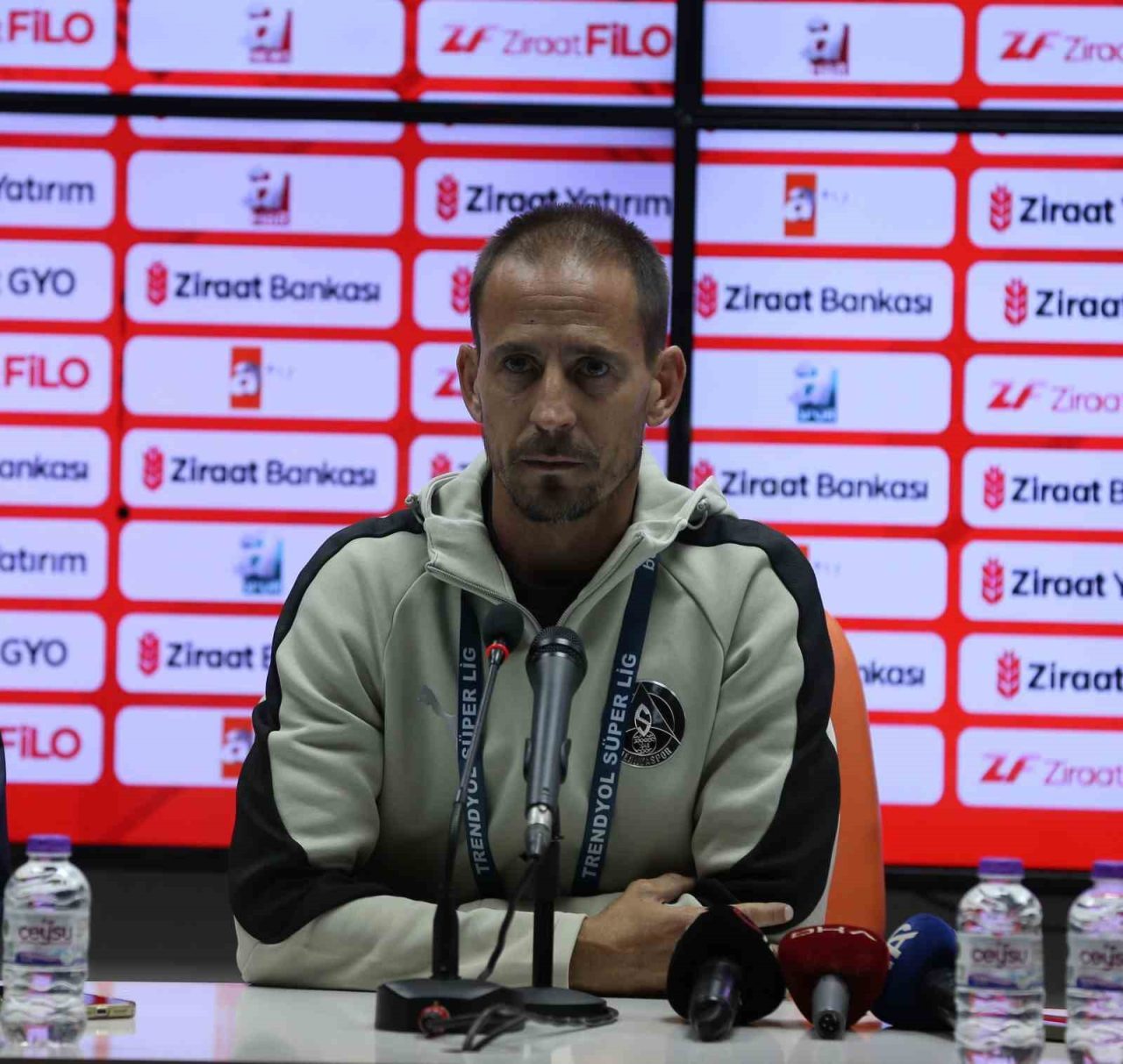 Corendon Alanyaspor Teknik Direktörü Joao Pereira, galibiyetin kendileri için zorunluluk