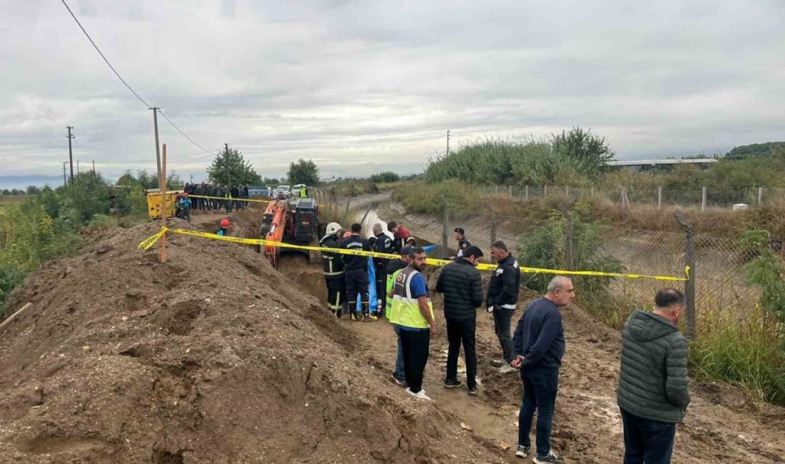 Aydın’ın İncirliova ilçesinde kanalizasyon çalışması sırasında meydana gelen toprak göçmesi