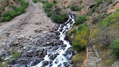 Van’ın Çatak ilçesinde yaz aylarında kuruyan Kanispi Şelalesi, son bir
