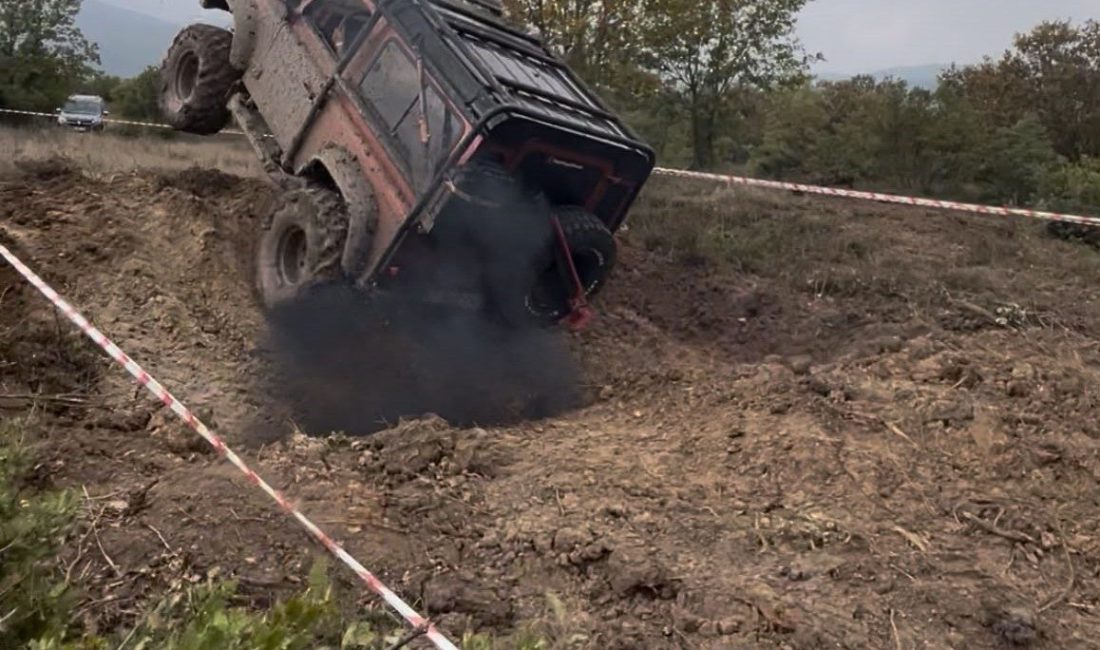 Balıkesir’in Bandırma ilçesinde Kapıdağ Off-Road Ekibi olarak Bursa’nın Mustafakemalpaşa ilçesinde