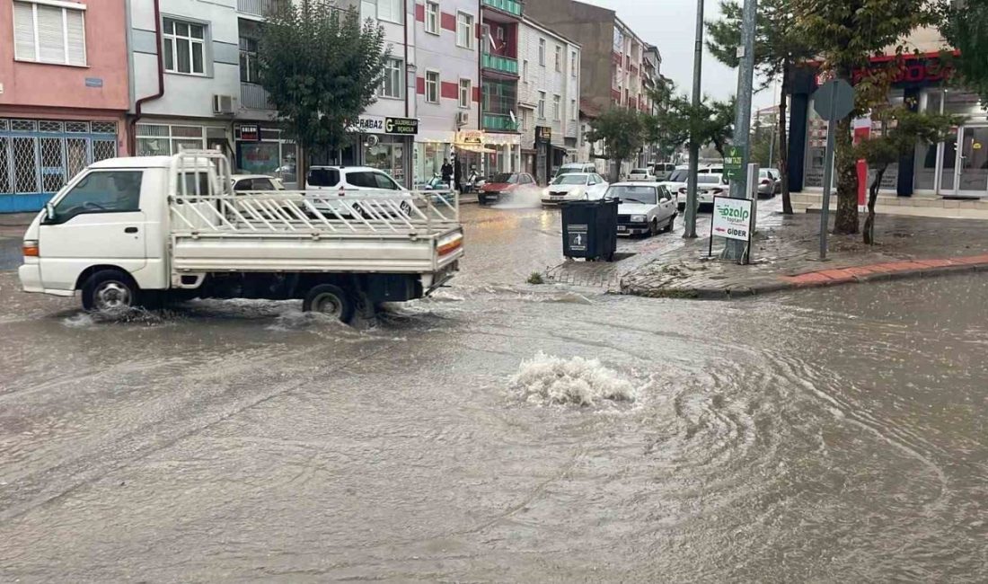 Karaman’da aniden bastıran ve yaklaşık 1 saat süren sağanak yağış