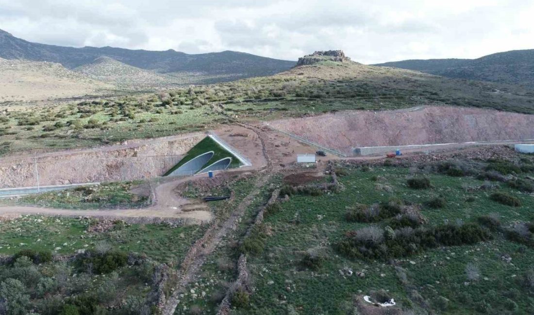 Ulaştırma ve Altyapı Bakanı Abdulkadir Uraloğlu, karayolu ve demiryolunda bugüne