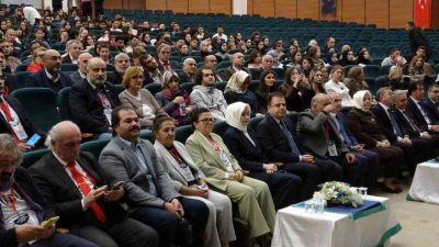 Kars’ta düzenlenen 13. Uluslararası Çocuk ve Gençlik Edebiyatı Sempozyumu, akademisyenleri,
