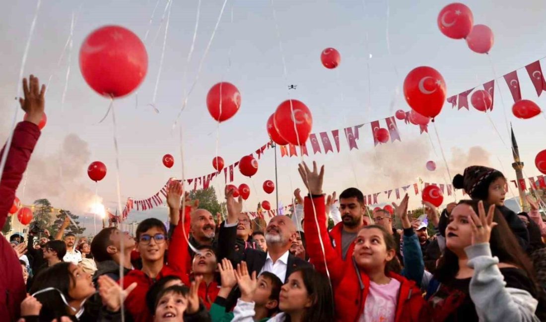Kayseri protokol üyeleri 29 Ekim Cumhuriyet Bayramı dolayısıyla kutlama mesajları