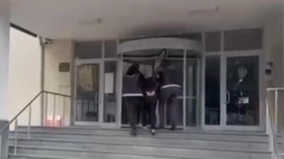Kayseri’de polis ekipleri tarafından yapılan çalışmalarda, hakkında ‘kasten öldürme’ suçundan