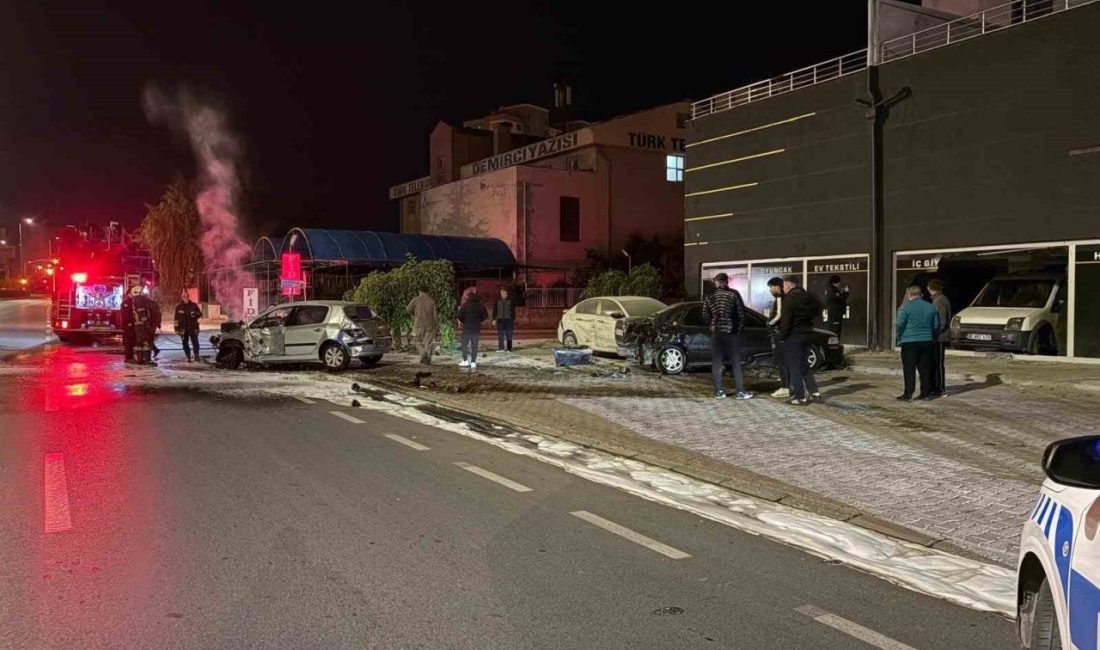 Kayseri’nin Melikgazi ilçesinde kontrolden çıkan otomobil park halindeki 3 araca