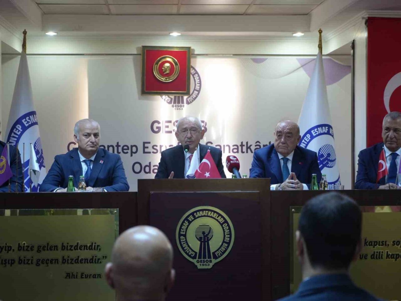 Cumhuriyet Halk Partisi (CHP) Genel Başkanı Kemal Kılıçdaroğlu, Gaziantep Esnaf
