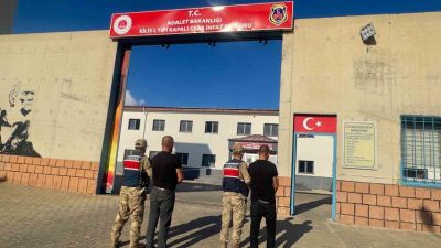 Kilis’te jandarma ekiplerince göçmen kaçakçılığıyla mücadele kapsamında düzenlenen çalışmada, Suriye’den