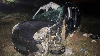 Kırıkkale’de yağışlı havada kontrolden çıkarak takla atan hafif ticari aracın