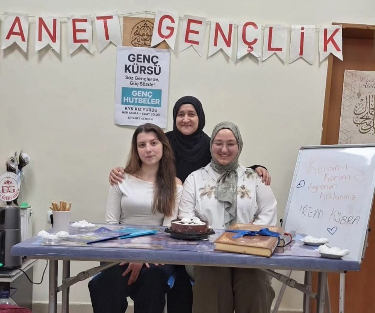 Kütahya’nın Simav ilçesindeki KYK Kız Yurdunda sürdürülen Kur’an-ı Kerim eğitimleri