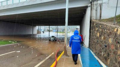 Kocaeli Büyükşehir Belediyesi, kentte etkili olan şiddetli sağanağın yol açabileceği