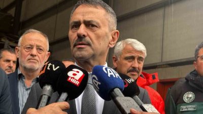 Kocaeli Valisi İlhami Aktaş, sağanak nedeniyle dereye düşen aracı bulunan