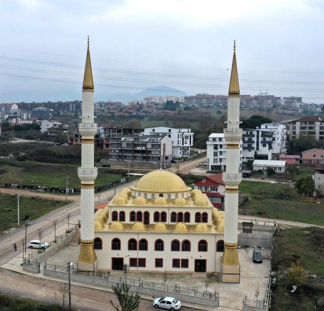 Kocaeli Büyükşehir Belediyesi, kent genelindeki camilerin bakım ve onarım çalışmalarına